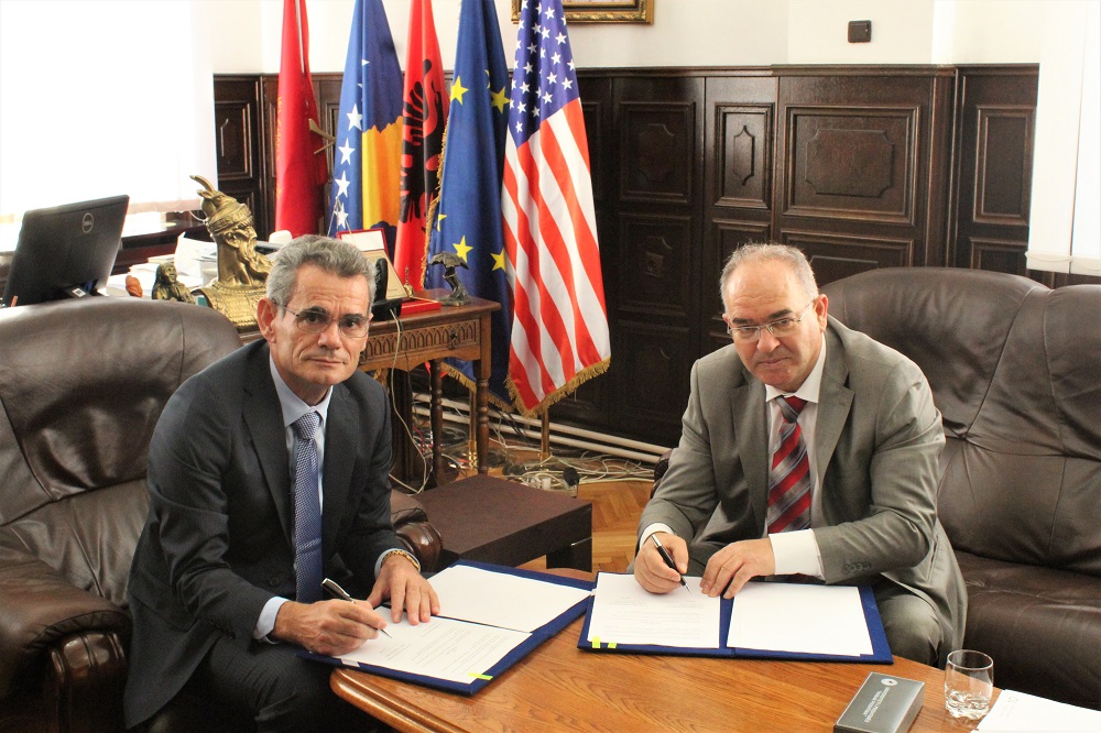 Këshillin Gjyqësor të Kosovës  nënshkruan marrëveshje bashkëpunimi me Universiteti i Prishtinës