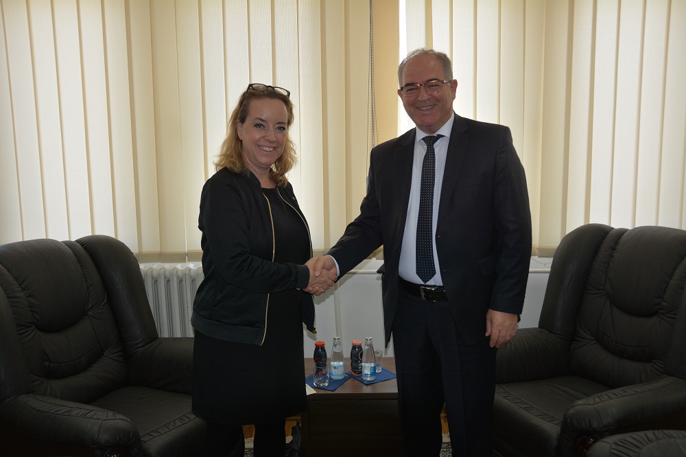 Kryesuesi Idrizi priti në takim ambasadoren e Suedisë në Kosovë