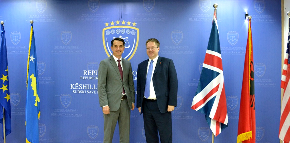 Britania, mbështetje e madhe për institucionet e drejtësisë në Kosovë