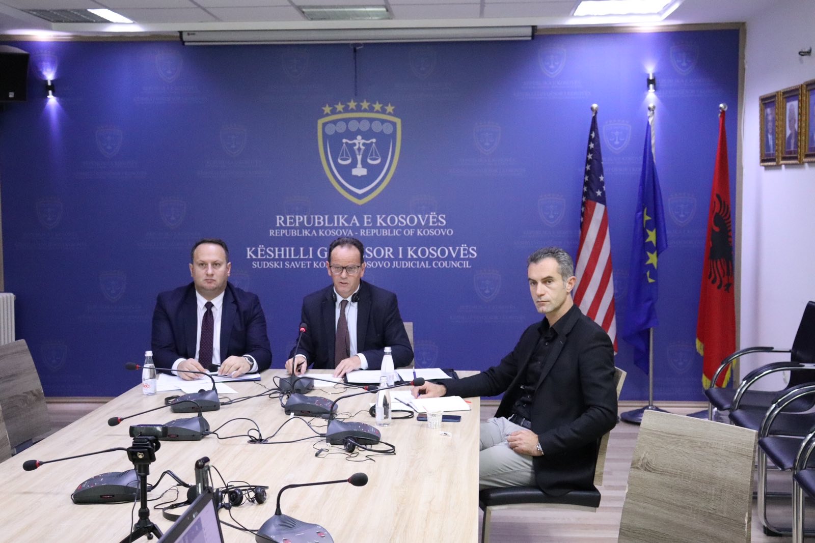 Predsednik Peci i predsedavajući Zogaj diskutuju o razvoju kosovskog sudskog sistema