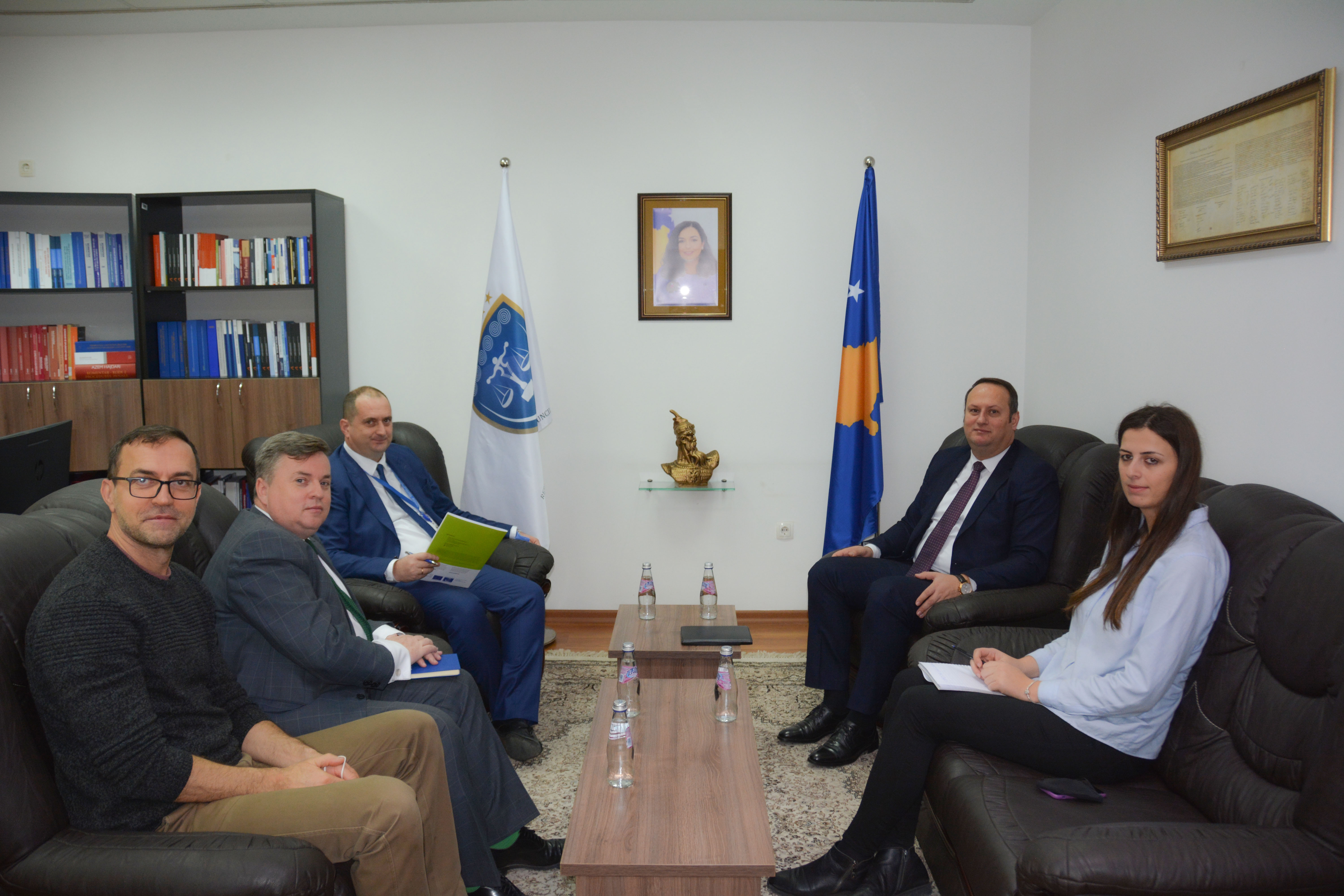 Kryesuesi Zogaj priti në takim shefin e Zyrës së Këshillit të Evropës në Prishtinë dhe Koordinatorin e Projekteve të Drejtësisë të CEPEJ për Kosovë dhe Shqipëri