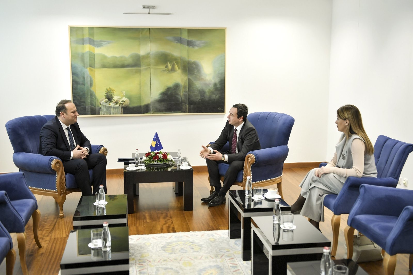 Kryesuesi Zogaj u takua me Kryeministrin Kurti dhe Ministren Haxhiu