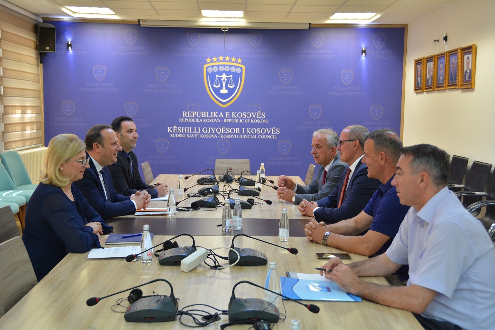 Kryesuesi Zogaj priti në takim Bordin e Asociacionit të Komunave të Kosovës