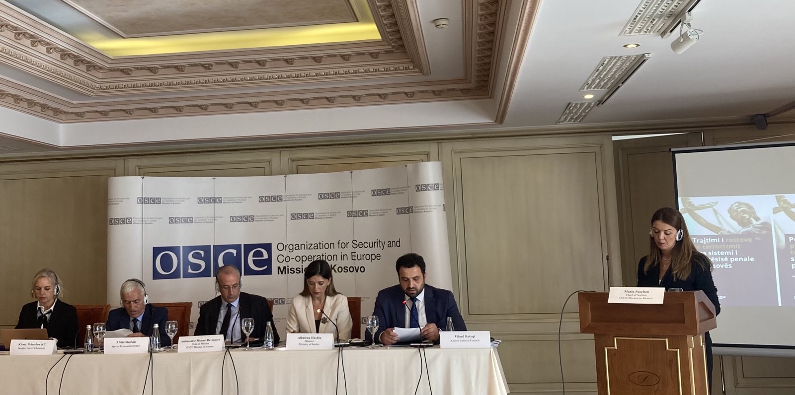 Objavljen je izveštaj OEBS-a „Tretiranje slučajeva terorizma u sistemu krivičnog pravosuđa na Kosovu“.
