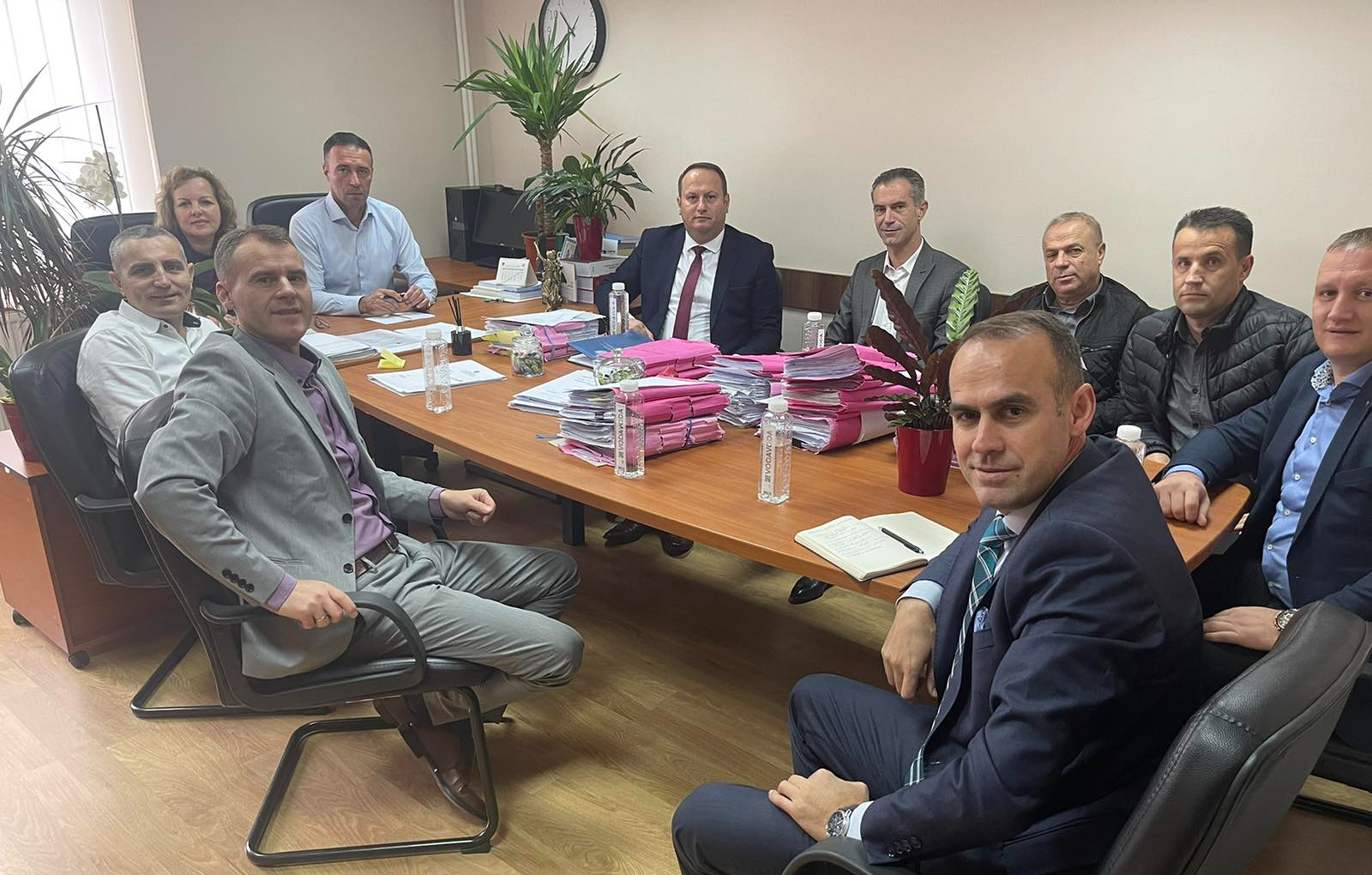 Predsedavajući SSK-a i direktor SSK-a posećuju Osnovni sud u Mitrovici