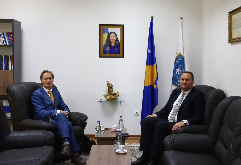 Kryesuesi Zogaj priti në takim Ambasadorin e Suedisë në Kosovë