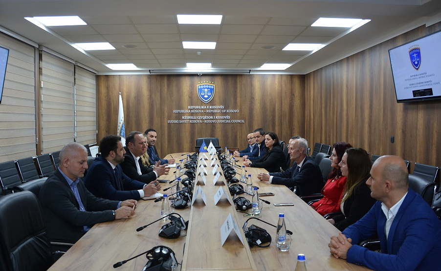 KGJK priti në takim një delegacion nga Shkolla e Magjistraturës së Republikës së Shqipërisë