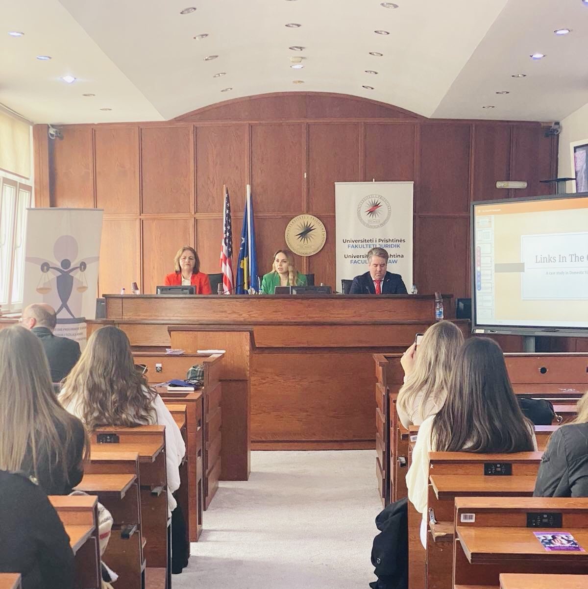 Forumi i Gjyqtareve dhe Prokuroreve të Republikës së Kosovës mban ligjëratë në Fakultetin Juridik
