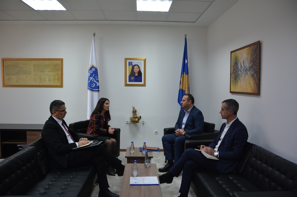 Kryesuesi Zogaj priti në takim Auditoren e Përgjithshme të Republikës së Kosovës