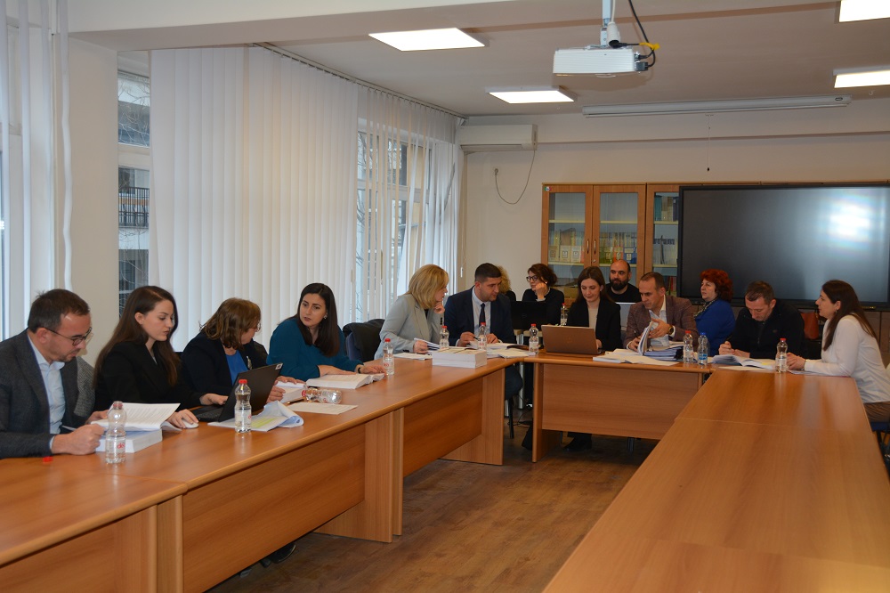 Mbahet testi kualifikues për gjyqtarë në gjykatat e Republikës së Kosovës, për pozita të rezervuara për komunitetin serb, si dhe testi me shkrim i kandidatëve për bashkëpunëtorë profesionalë në gjykatat e Republikës së Kosovës