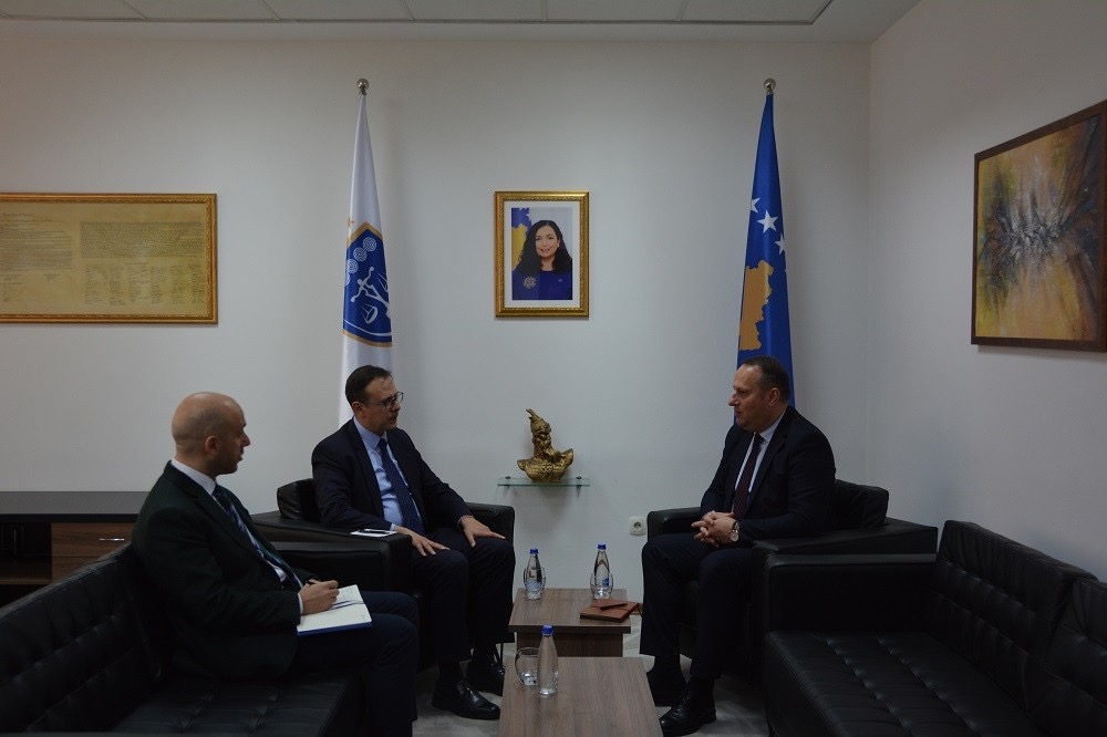 Kryesuesi Zogaj priti në takim Ambasadorin e Republikës së Turqisë në Kosovë, Sabri Tunç Angılı